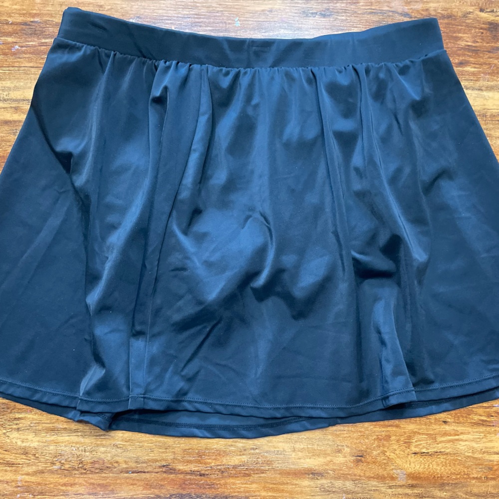 Women’s black trimshaper slimming control women’s swim skirt, size 16W